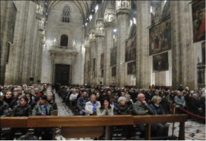 Il Duomo di Milano gremito di fedeli