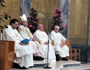 Concelebrazione con don O. Boscolo, Mons. M. Delpini, don I. Rasi e don U. Arrigoni
