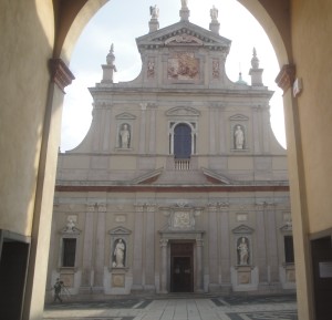 La facciata della Certosa di Milano